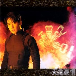 扒开她粉嫩的小缝尿进去微博
